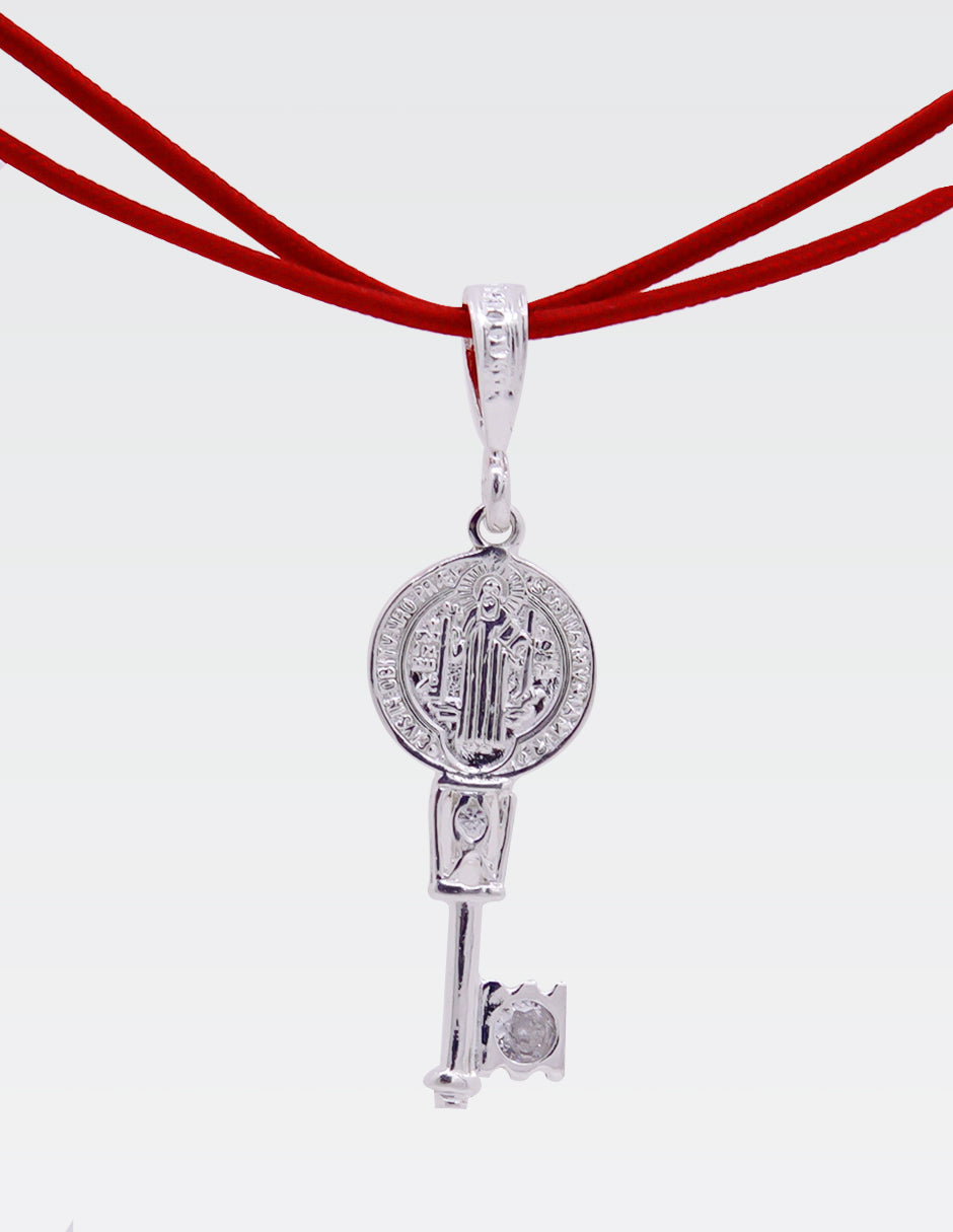 Pulsera Llave San Benito Hilo Rojo  | Ajustable | Dije de Plata.925 | Zirconia