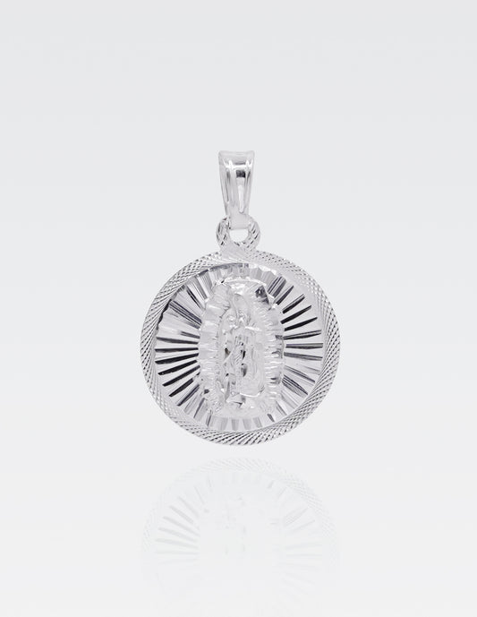 Dije de Plata .925 | Virgen de Guadalupe | 2.7 CM de  Altura 1.8 CM Ancho